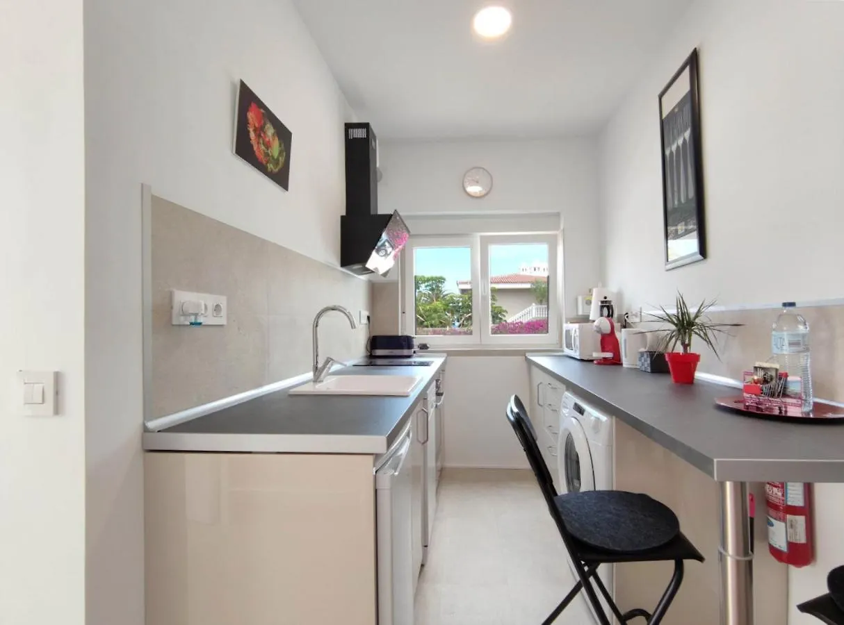 Fantastico Apartments Ruhige Top-Lage, Balkon Oder Terrasse, Gratis Parkplatz & Klimaanlage, Ideal Fuer Paare Und Alleinreisende Puerto de la Cruz  0*, Puerto de la Cruz (Tenerife) Spain